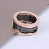 2022 Couple Bague Designer Design Acier inoxydable Bagues en céramique noir et blanc Hommes et femmes Valentine039s Day Gift8464737