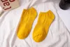 Erkek çorapları 5 çift/lot bahar yaz gündelik erkekler ayak bileği pamuk çok renkli harajuku varış hediye nefes alabilir sevimli astarlar
