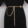 Euroepan Classic 직조 PU 금속 허리 체인 화이트 블랙 슬림 코르셋 조절 가능한 Waisbt and 2024 디자인 드레스 Cinch Waist Belts