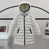 Baby Designer Coat Kid Płaszcze z kapturem Fasion Winter Jacket Long A w kształcie litery A grube ciepłe podniszczanie odzieży chłopcy Dziewczęce Kurtki odzieży wierzchniej