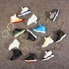 Keychains Mini Sneakers Keychain Gift Box 3D Shoe Model Bags Backpacks Decorative Ornaments Car Door Key Chain Surprise Gift For Boyfriend T220909