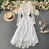 Nieuwe Franse jurk godin fanxin machine uitgehold uit kanten lange mouw ontwerp gevoel stiksel geplooide chiffon middele lengte jurk