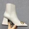 2022-Top Qualität Mode Luxus Heels Frauen Stiefel Quadratische Zehen Echtes Leder Knopf Hochhackige Grobe Ferse 7,5 CM Schuhe Dame Schuh Große Größe US11 35-41 Frau