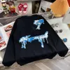 Tasarımcı Top Versiyon Hoodie Pure El Yapımı 1V 2022 Sonbahar ve Kış Yeni El Boyalı El Sanatları Logosu Erkekler ve Kadınlar Aynı Stil Yuvarlak Boyun Sweater