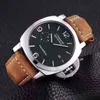 Mode Mens Watches Luxury Original Watch Men Leather Band Kalender för Gentleman 8736 Armsurstil