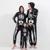 Familjsmatchande kl￤der Halloween Scary Skeleton Costume For Adult Kids Family Horror Skull Jumpsuit Carnival Party Hodded Halloween Parent-Child Pyjama 220914