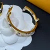 Nuevo diseñador Pendientes de aro para mujer Diseñadores de lujo Letra F Pendiente Amor Pendientes de perlas Boda con caja