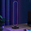 Zemin lambaları Modern RGB LED köşe lambası renkli atmosfer ışıkları yatak odası oturma odası ev süslemesi için ayakta duruyor