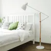 Vloerlampen Noordelijk ijzeren hout voor woonkamer modern LED -licht verticaal staande lichten slaapkamer kantoorstandaardturen