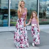 Fam￭lia, roupas, roupas de m￣e, fam￭lia, combinando maxi vestido de praia de praia de moda floral moda vestidos longos m￣e e filha combinando roupas 220914