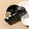 New Korea Fashion Black Flower Rhinestones 플라스틱 헤어 클립 클로우 여자 여자 공장 hotsale 헤어 액세서리