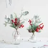 Sztuczna zieleń z kwiatów sztuczna jagoda kwiat czerwone fałszywe rośliny gałęzie sosny na choinkę dekoracje na choinkę ozdoby choinki
