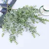زهور الزهور الخضراء النباتات البلاستيكية الاصطناعية أوراق شجرة الأخضر الأوكالبتوس فرع لحديقة الزفاف ديكور مزيفة ديكور عيد الميلاد J220906
