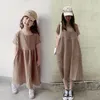 家族の一致する衣装の夏の子供を着る日本の女の子のドレス親子服を着た固形綿リネン半袖長い女性ドレスママと私の服220914