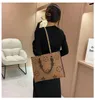 ON THE GO Onthego Top Women Luxurys Designers Crossbody Bags Womens Handbags Purse Tote Bag Ladies Casual Totes PVC Leather Shoulder Tote Femme Shopping Big Purse