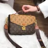 Kadın Lüks Tasarımcılar Çanta Çanta 2022 Kadın Çanta Bayan Messenger Moda Omuz Çantası Lüks Crossbody Tote Cüzdan