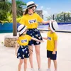 Familie Matching Outfits Summer Beach Moeder Dochter Dad en zoon Cotton T-Shirt Shorts Holiday Paar 220915