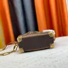 Taschen Schulterkiste Frauen Crossbody Handtasche Geldbörse vier Ecken Nieten Taurillon Leder rundes Blumenmuster Abnehmbares Kettenriemen dreidimensionale Handtaschen