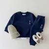 衣料品セット韓国幼児の服装男の子トラックスーツかわいいベアヘッド刺繍スウェットシャツパンツ2pcsスポーツスーツキッズガールズ服セット220915