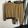 Khaki-Trainingsanzüge mit Rundhalsausschnitt, modische Langarm-Pullover und Hosen, warmes Damen-Pullover-Hosen-Set aus Kaschmir