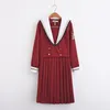Set di abbigliamento Uniformi scolastiche per ragazze JK Giapponese Rosso Bianco Uniforme da marinaio Classe Cosplay Abiti a maniche lunghe con bottoni Design