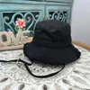 Mulher Summer Le Bob Andichaut Bucket Hat Brim Hats Rosa Balck