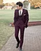 ハンサムなバーガンディの結婚式のタキシードスリムフィットスーツ男性用グルームマンスーツ3ピースプロムフォーマルスーツジャケットパンツベスト