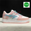 Bapesta Sta Low Apes Casual Shoes Män kvinnor Nigo Patent Leather Paint Beige Suede Pastel Hajime Sorayama Comics Luxury