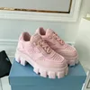 Toppdesigner skor kvinnor casual skor 19fw lates sneakers cloudbust åsktränare kamouflage kapsel serie färgökning plattform sneaker med ruta storlek 35-41