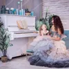 Family Matching Outfits Luxury Fluffy Mother And Daughter Po Shoot Dressing Gowns Cap Sleeves Lace Beaded Ruffles Tiered Dresses Mix Colors Prom Dres 220914