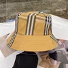 Luxe Mode vissershoed Designers merk Emmer hoed streep klassieke stijl kleurenpatroon zonnescherm winddicht vrijetijdsfeest cadeau voor liefhebbers hoed Brede rand hoeden