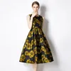 Casual Dresses Banulin Ankomst av high-end Jacquard Flowers Tank Women's ￤rml￶s elegant mode Slim Runway Dress Vestidos