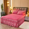 Ensembles de literie ensemble de mariage de luxe matelassé broderie velours flanelle housse de couette couette Rose dentelle volants jupe de lit couvre-lit 4 pièces