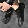 Klädskor män casual läder handgjorda sneakers andningsbara kördesigners loafers mode moccasins zapatos hombre 220915