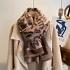 Sciarpa invernale in cashmere Lady Warm Pashmina Coperta Avvolge Scialle donna Decorazione femminile Foulard spesso