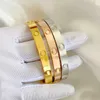 バングルウーマンステンレススチールカップルブレスレットメンズファッションジュエリーバレンタインデイ女性のアクセサリーWhole226z