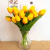 Vegetazione floreale finta 5 teste Tulipani Fiori artificiali Pu Real Touch Alta qualità Autunno Bouquet finto Matrimonio Soggiorno Decorazione natalizia per la casa J220906