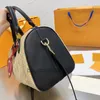 Lüks çanta güneş ışığı çanta örgü yastık çantaları büyük çanta çanta çanta klasik mektup baskı crossbody back paketi