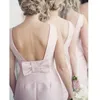 Vintage billig kort rodnad rosa brudtärna klänningar för bröllopsskopa hals rygglös med båge plus storlek piga av hedersfestklänningar