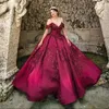 Burgundy Quinceanera Elbiseler 2023 Tatlı 15 Spagetti Kayışları Omuz Prenses Partisi Balyoyu Dantel Aplikler Satin GB0916