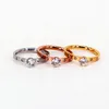 Groupes d'accessoires Bijoux de mode Love Jewelry TitanUim Steel Rose Gold Color Ring Crystal Anneau pour les femmes Rings de couple de couple mercredi1411518