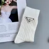 Designer Kvinnor Socks Solid Color Double-Layer Leather Logo Kne Length