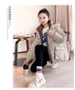 2023 Winter WhiM Warm feminino Down Cotton Square Jacket Parkas Designer Fashion Letters Classic Capuz Jackets de bolso de bolso de algodão curto