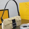 Luxurys Lady Tote Bag Vintage Çanta Çantası Moda Mektubu Baguetter Canvas Hobo Omuz Çantası Cüzdanlar All-Match Çanta Metal Hasp