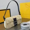 Luxurys Lady Tote Bag Vintage Handbag Presh Fashion Letter Baguetter Canvas Hobo Coxter Bag Bag Bage All-Match Handbags Metal Hasp