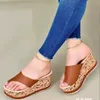 2023 Zapatillas de verano Mujeres Interior Al aire libre Chanclas Playa Unisex Zapatillas de punta abierta 2022 Diseñador de moda Cuñas Pisos Plataforma Zapatos