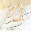 86-1 Sandals Style Simple Dunne Heel Super High Sallow Mouth Pointed Lacquer Sexy Nightclub Slim Line met dames sandalen