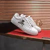 Scarpe casual sneaker sneaker stivali designer in pelle decorazione in metallo pelli da uomo che si uniscono per le pelli formali scomodini per uomini