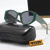 Lunettes de soleil pour femmes classique été mode 2911 Style métal et planche cadre lunettes Top qualité UV Protection lentille