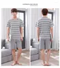 Mäns sömnkläder Pullover Short Sleeve Pants Pyjama A Set 6535 Cotton Summer Boy Man Jammies O-Heck Home Casual Nightwear Pyjamas Hde